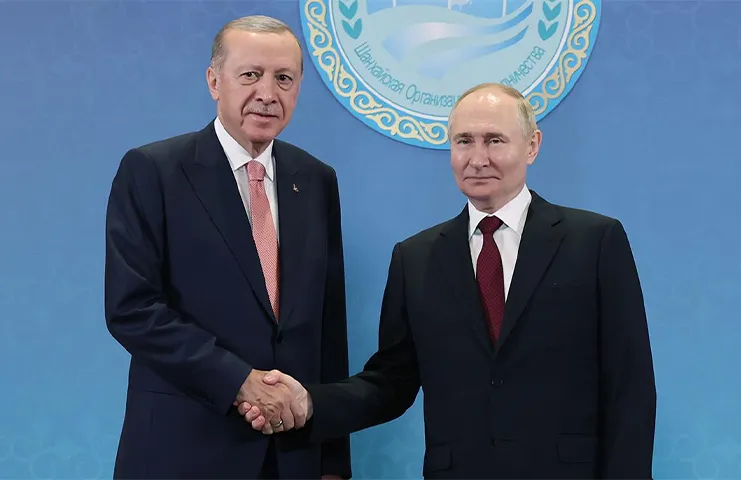 Cumhurbaşkanı Recep Tayyip Erdoğan, Putin'le görüşmesinde, Türkiye'nin sınırlarının hemen ötesinde