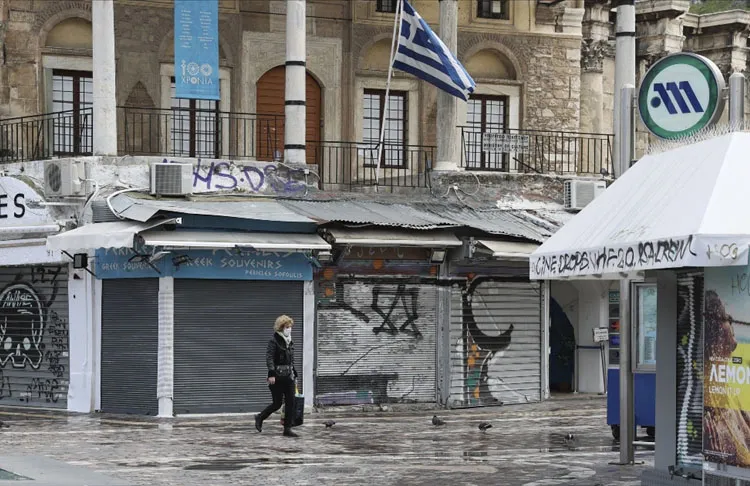 Yunanistan'da yeni tip virüs önlemleri kapsamında uygulanan genel karantina nedeniyle