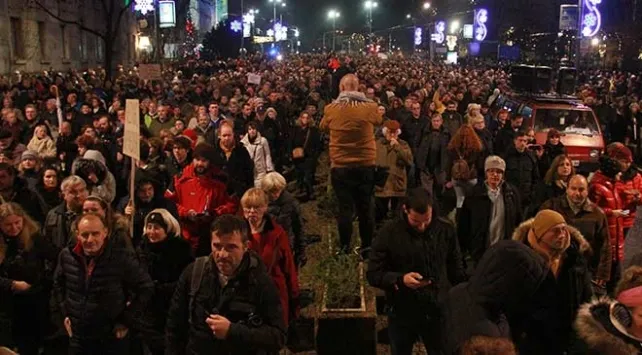 SIRBİSTAN   Sırbistan'da hükümet karşıtı protesto     Sırbistan'ın başkenti