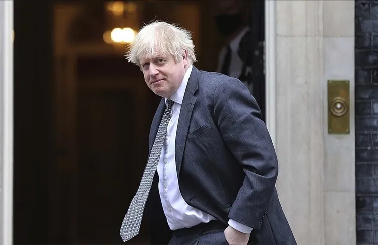 İngiltere Başbakanı Johnson, 21 Haziran'da Virüs kısıtlamaları kaldırılacak