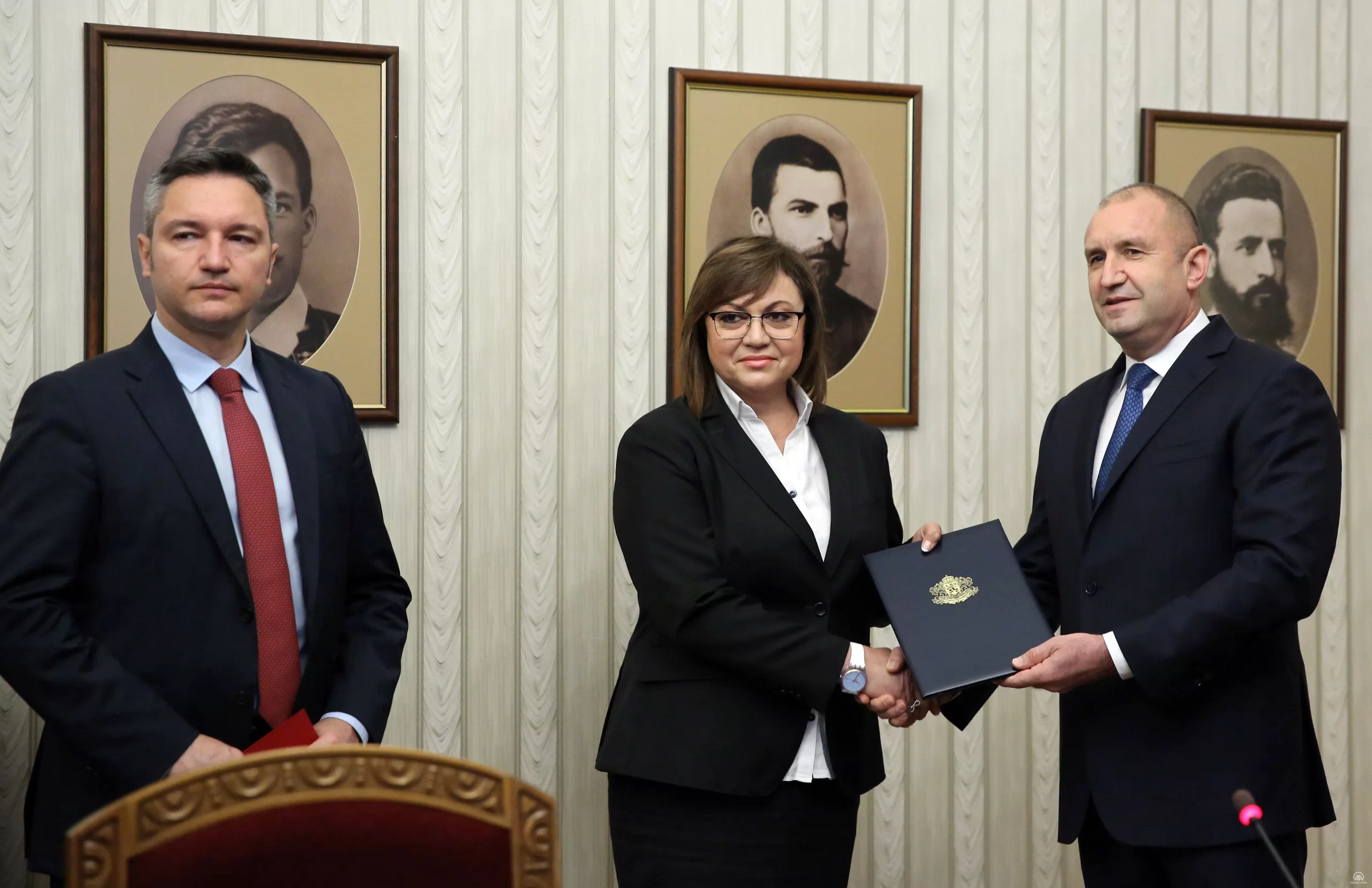 Bulgaristan Cumhurbaşkanı Rumen Radev, hükümet kurma görevini 240 üyeli parlamentoda