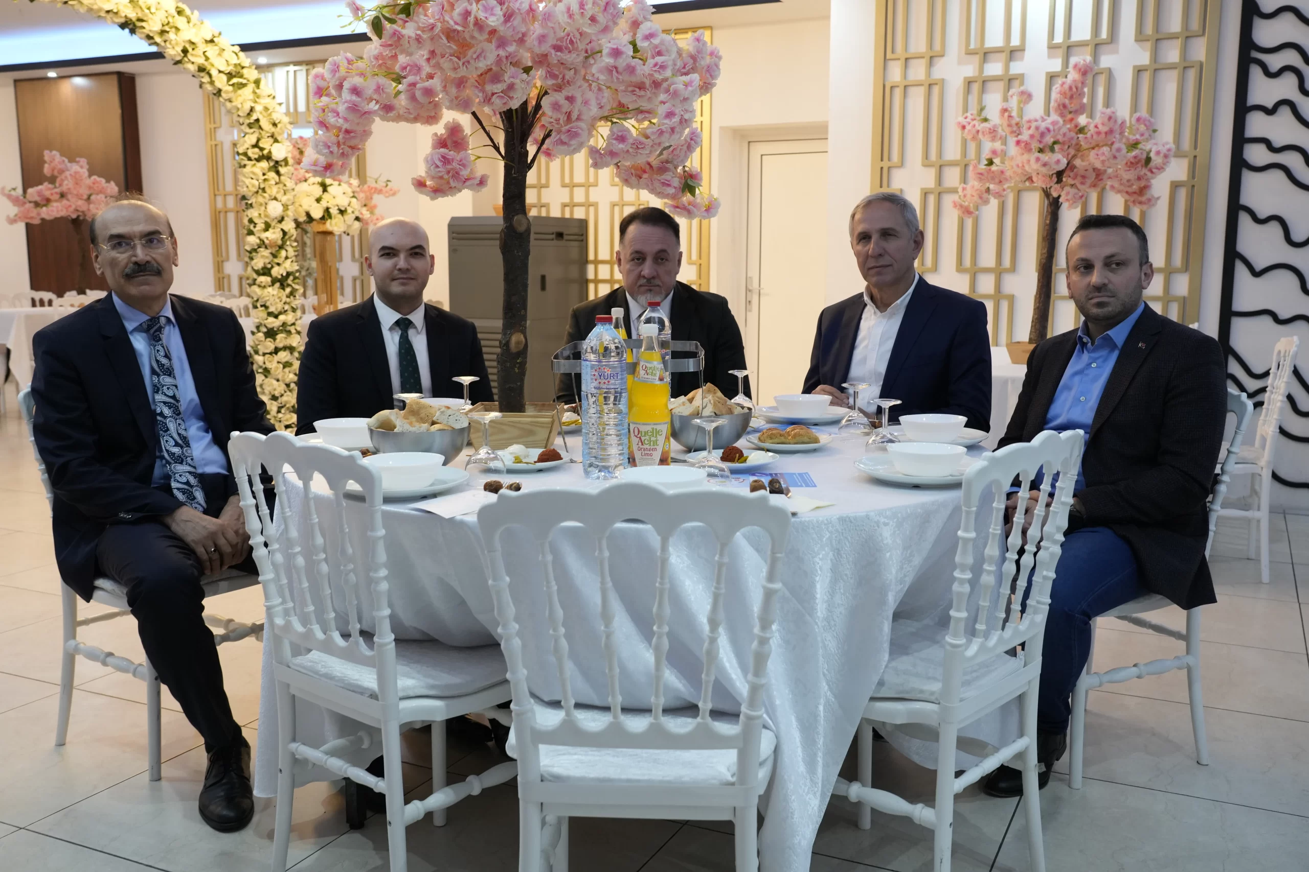 Köln şehrinin tanınmış simalarından Süleyman Çelik, Salih Altınışık ve Köksal