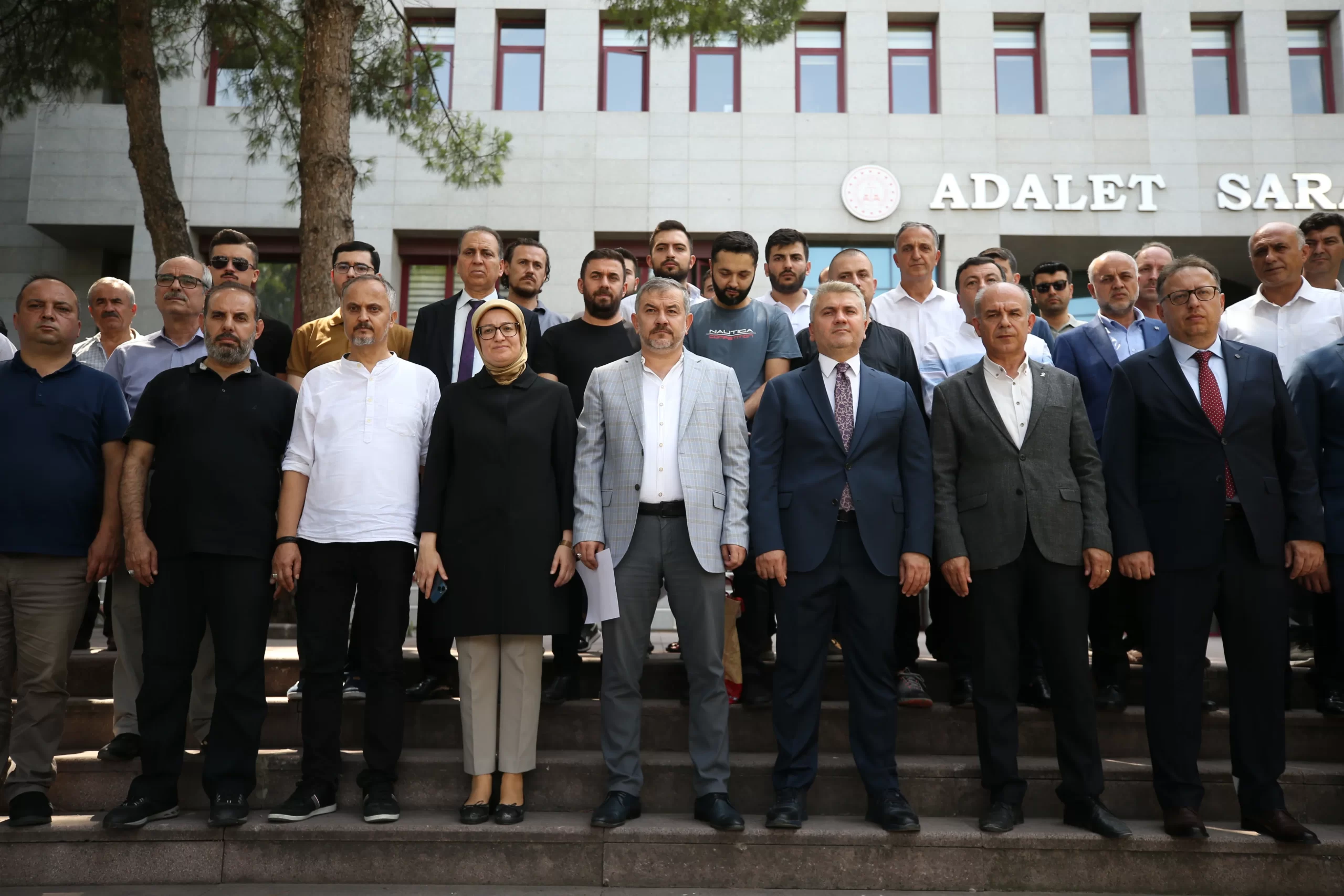 Bursa, Eskişehir, Balıkesir ve Bilecik'te şarkıcı Gülşen'in imam hatip okulları