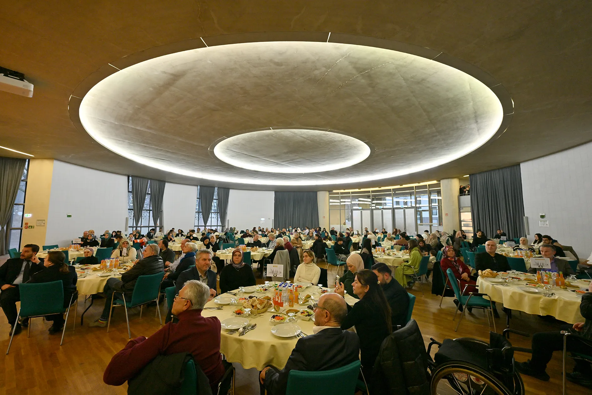 Diyanet İşleri Türk İslam Birliği (DİTİB) Köln Merkez Camii, faaliyet