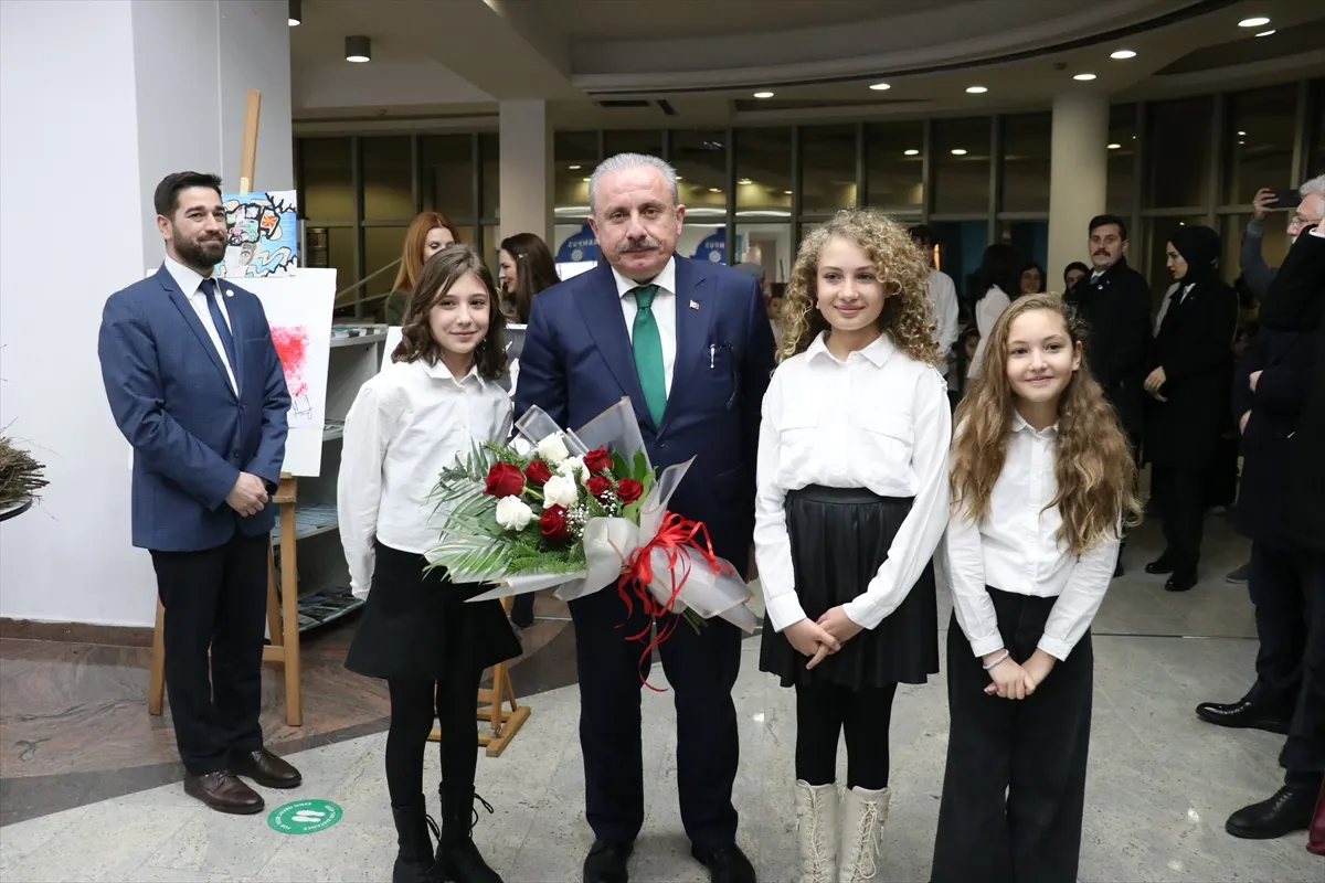 "Türkiye, sömürgeci geçmişi olan emperyal ülkelerden farklı olarak, Türkiye Maarif