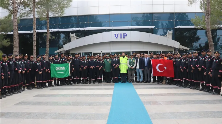 Suudi Arabistan'da, Kahramanmaraş merkezli depremlerden etkilenen Türkiye ve Suriye'deki afetzedeler