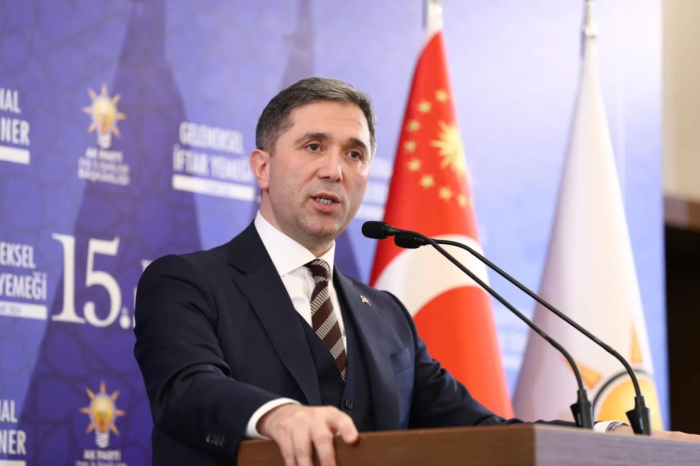 "Katile katil, zalime zalim demekten bizi alıkoyamazlar. İsrailli yöneticiler bize