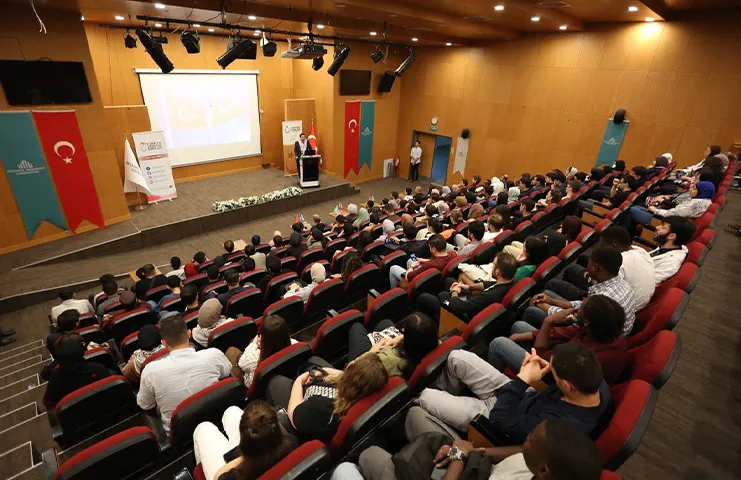 Gazze’de yaşanan saldırılara karşı dayanışma göstermek adına İstanbul’da eğitim alan