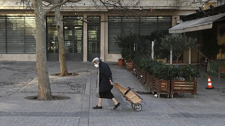 Virüs salgınıyla ilgili dünyada son 24 saatte yaşanan gelişmeleri derledik.