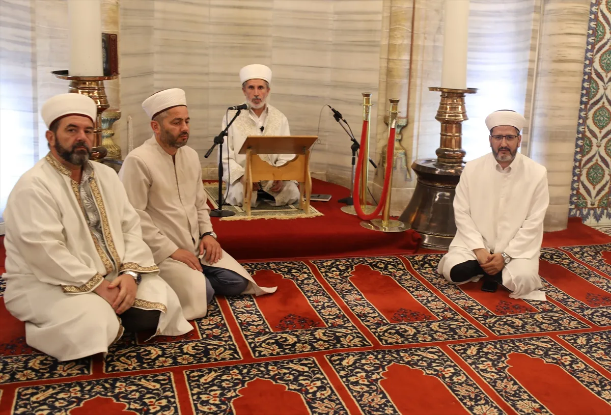 Mimar Sinan'ın vefatının 434. yıl dönümü dolayısıyla Selimiye Camisinde anma