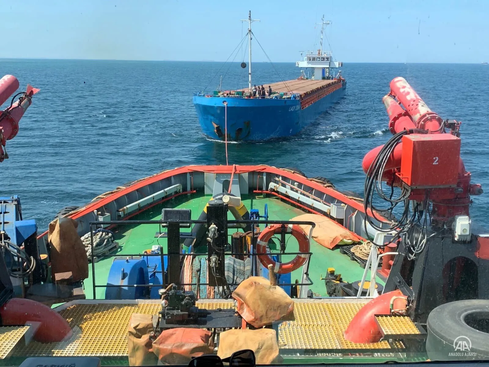 Çanakkale Boğazı'nda makine arızası yapan demir yüklü gemi, Karanlık Liman