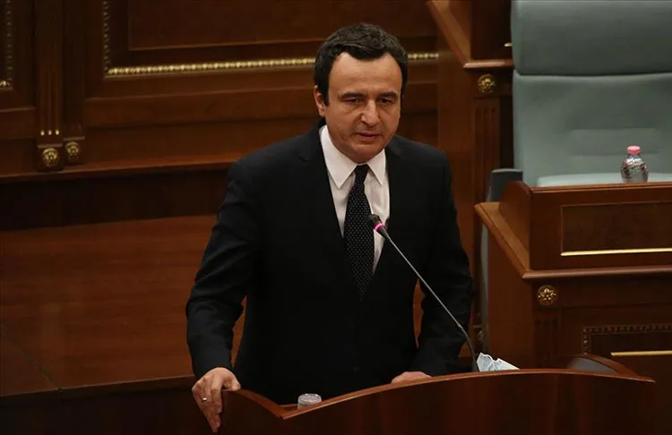 Kosova'daki Kendin Karar Al Hareketi (VV) Genel Başkanı Albin Kurti,