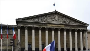 Fransa'da, Cumhurbaşkanı Emmanuel Macron'un partisi Rönesans mensubu milletvekili Rmy Rebeyrotte,