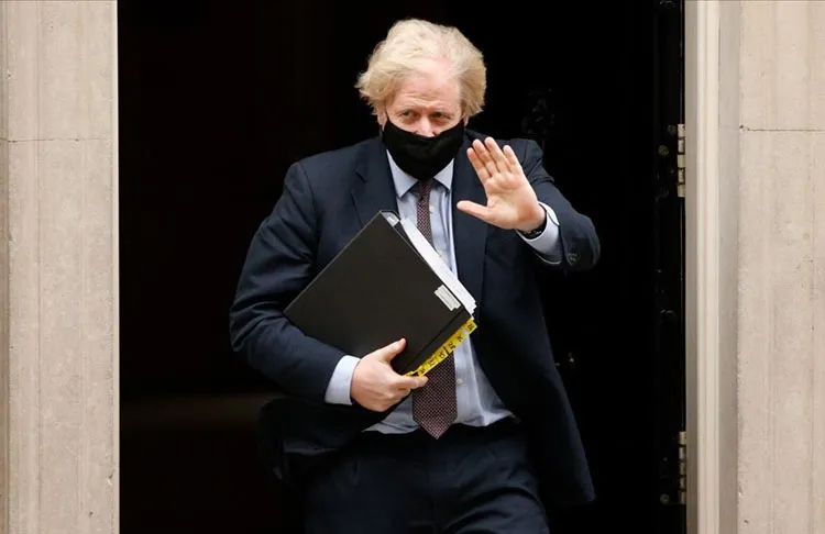 İngiltere Başbakanı Johnson, "Oxford aşısı güvenlidir, Pfizer aşısı güvenlidir. Güvenli