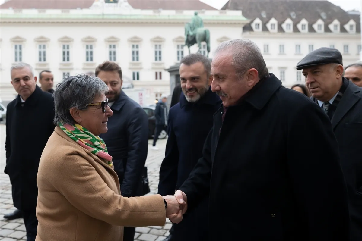 "Tüm dostlarımızdan ilkesel bir duruş bekliyoruz"