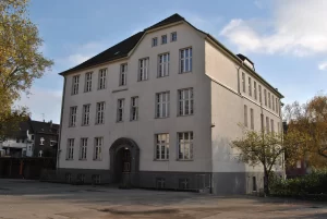 Almanya'nın Duisburg kentinde bir ortaokulda 14 yaşındaki Türk öğrencinin okul