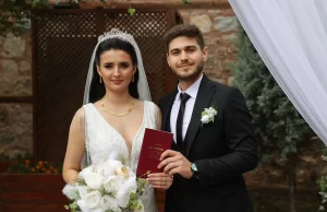 Çiftin nikah şahitliğini Vali Yardımcısı Yusuf Güler ile Kültür ve