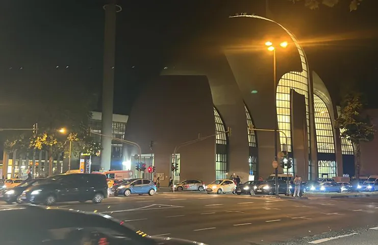 Köln şehir merkezinde İkinci Dünya Savaşı’ndan kalma patlamamış bir bomba
