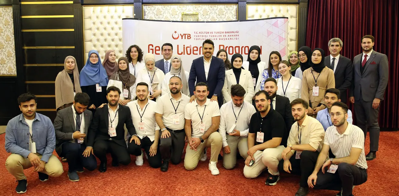 Yurt dışında yaşayan gençlerin sosyal, siyasi, akademik ve sivil toplum