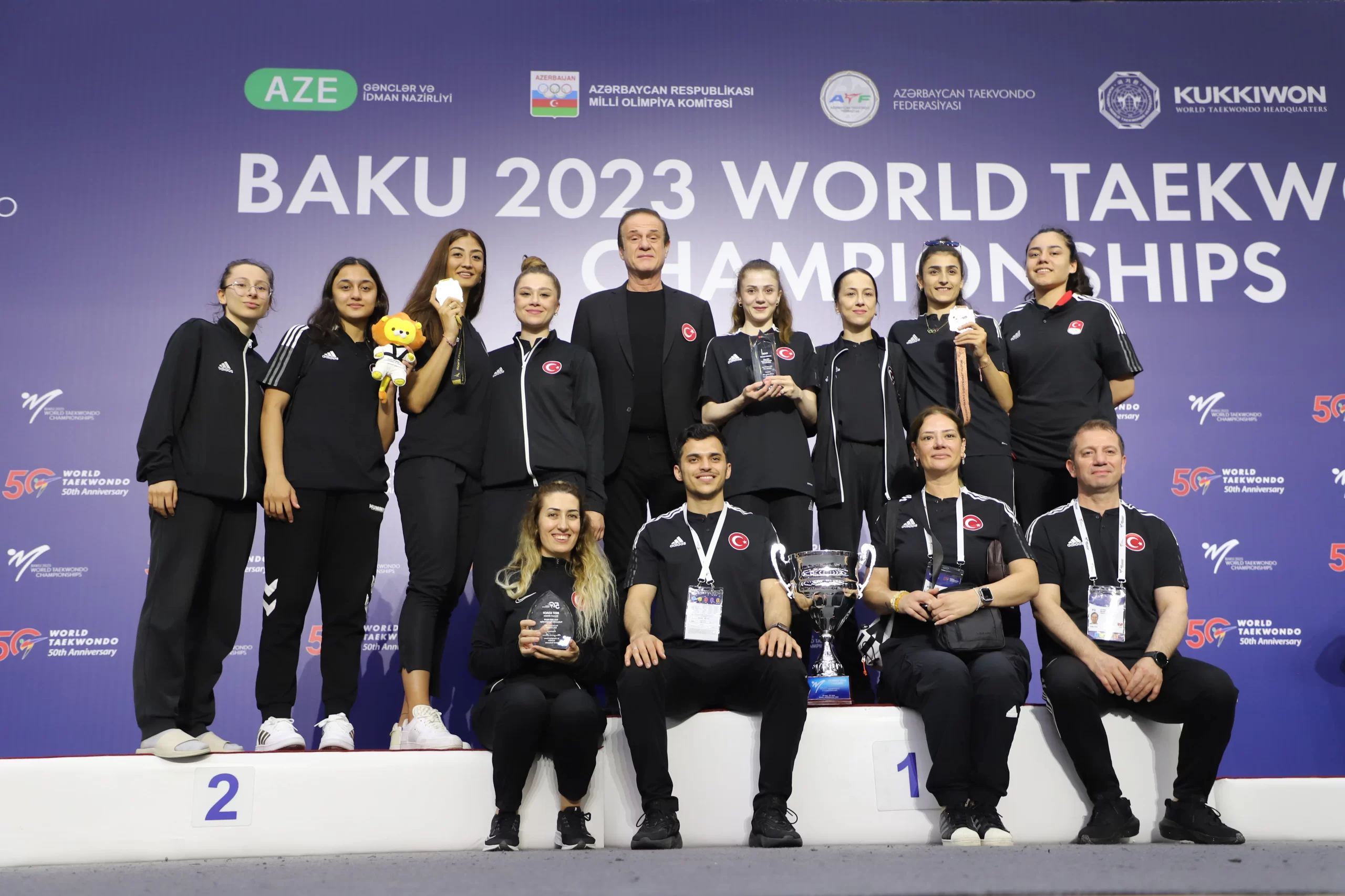 Azerbaycan'da düzenlenen 2023 Dünya Tekvando Şampiyonası'nı üçer altın ve bronz