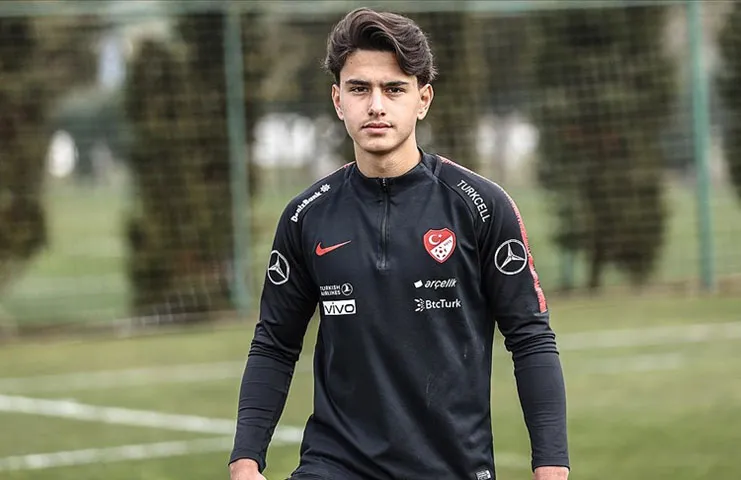 Bayer Leverkusen'in genç yıldızı Samed Onur, "Almanya'dan da teklif aldım.