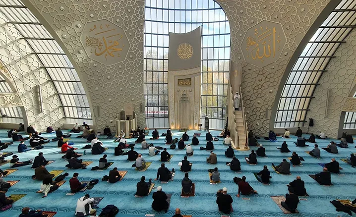 Diyanet İşleri Türk İslam Birliği‘ne (DİTİB) bağlı camilerde bugün „Almanya’ya