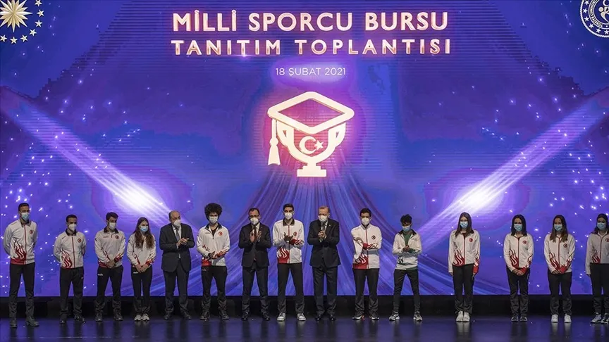 Milli sporcu Elif Işkın, "Okul ve spor arasında çok kalıyorduk.