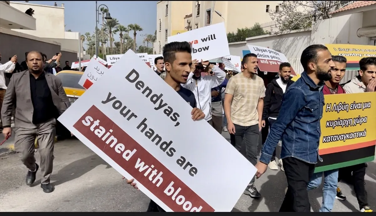 Libya'da, Yunanistan Dışişleri Bakanı Nikos Dendias’ın başkent Trablus ziyaretinde uçaktan