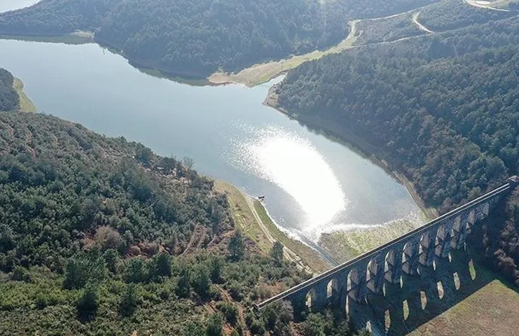 İstanbul'a su sağlayan barajların seviyesi son yağışlarla yüzde 75,88'e yükseldi.