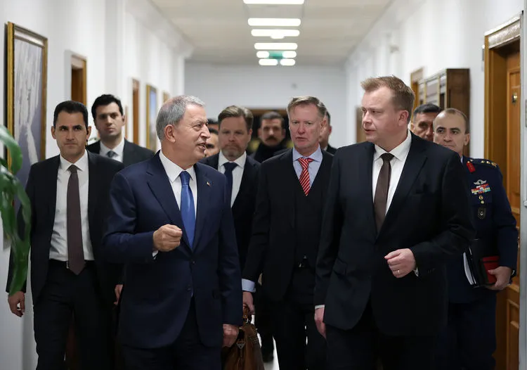 Finlandiya Savunma Bakanı Antti Kaikkonen, Türkiye'nin güvenlik endişelerini anladıklarını ve