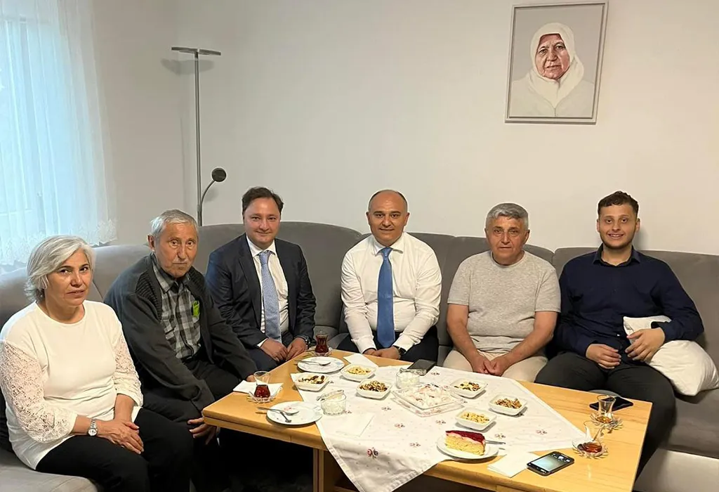 Türkiye’nin Münster Başkonsolosu Ahmet Davaz ve Essen Başkonsolosu Özgür Taylan