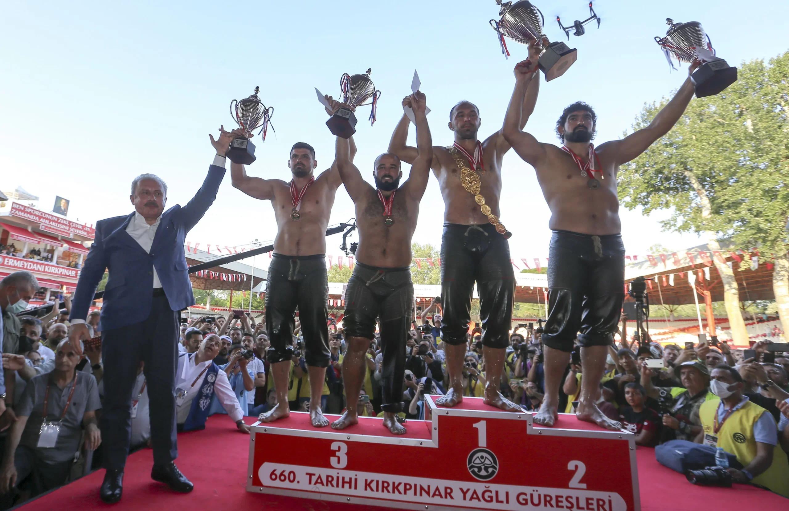 Kırkpınar başpehlivanı Ali Gürbüz altın kemeri kuşandı