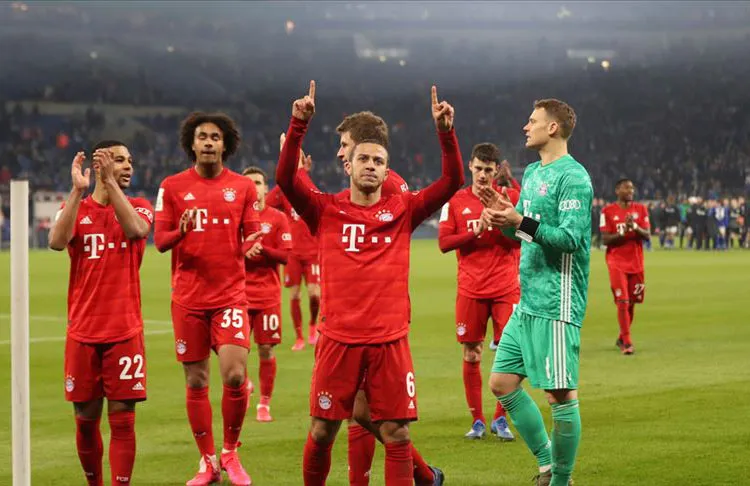 Almanya Birinci Futbol Ligi (Bundesliga) takımlarından Bayern Münih'te 4 futbolcu