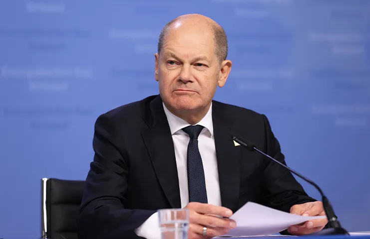 Almanya Başbakanı Olaf Scholz, Alman hava kuvvetleri subayları arasında Ukrayna'ya