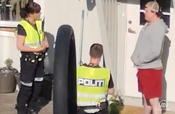 Norveç'in Kongsberg kasabasında, 2 gün önce bir marketin yakınında oklu