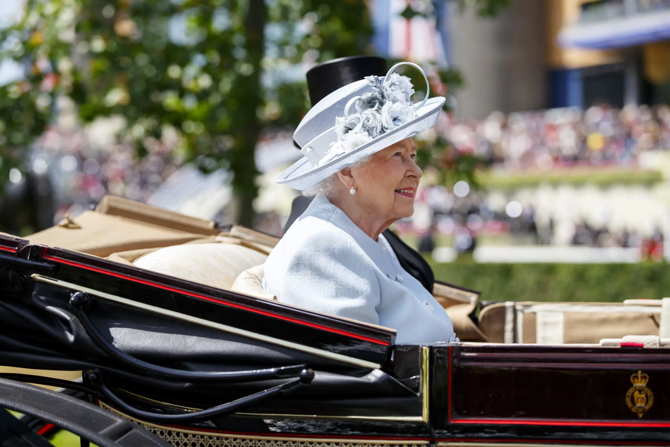 Kraliyet ailesinden yapılan açıklamada, Kraliçe Elizabeth'in, İskoçya'daki Balmoral Kalesi'nde hayatını