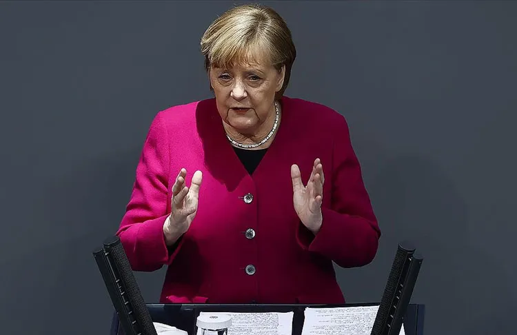 Almanya Başbakanı Angela Merkel, Rusya'da bulunduğu hapishanede tıbbi yardım talebinin