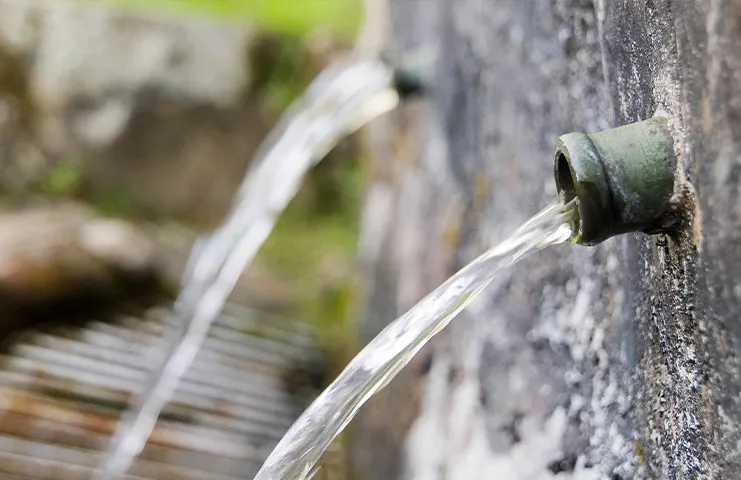 Bilecik’te şeker hastalarına iyi geldiği iddia edilen şifalı su Bilecik’in Hasandere Köyü’nden çıkan bir kaynak suyu, özellikle şeker hastalarına