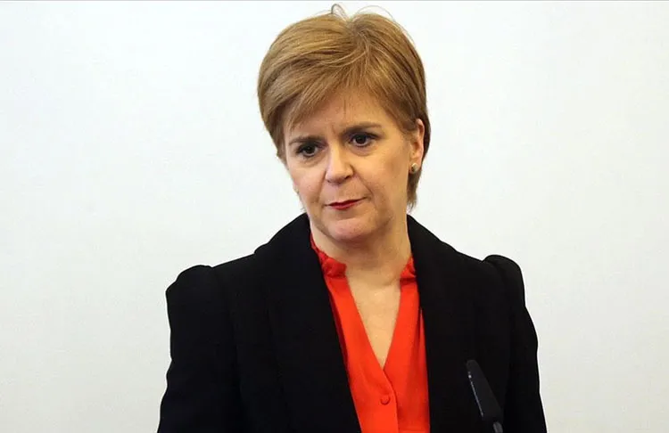İskoçya Bölgesel Başbakanı Sturgeon, "Bir ibadethaneye herhangi bir zamanda saldırmak