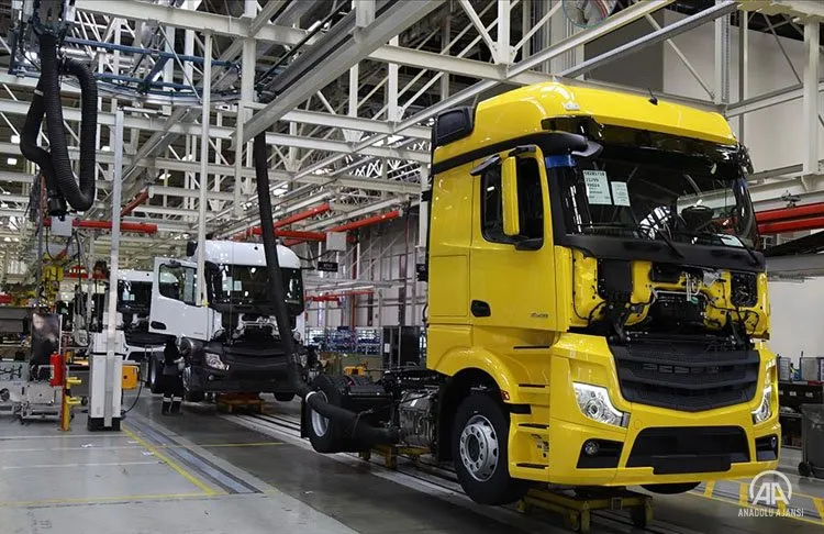 Aksaray'da 1986'da kurulan Mercedes-Benz Türk Aksaray Kamyon Fabrikası, Türkiye'de üretilen