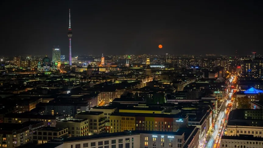 Almanya'nın başkenti Berlin'de gaz ve elektrik fiyatlarının artmasının ardından enerji