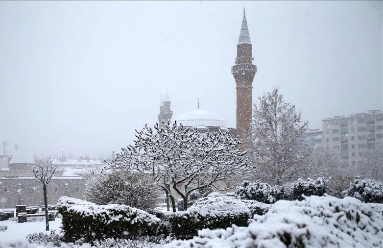 Sivas'ın İmranlı ilçesi gece sıfırın altında 21,7 dereceyle Türkiye'nin en