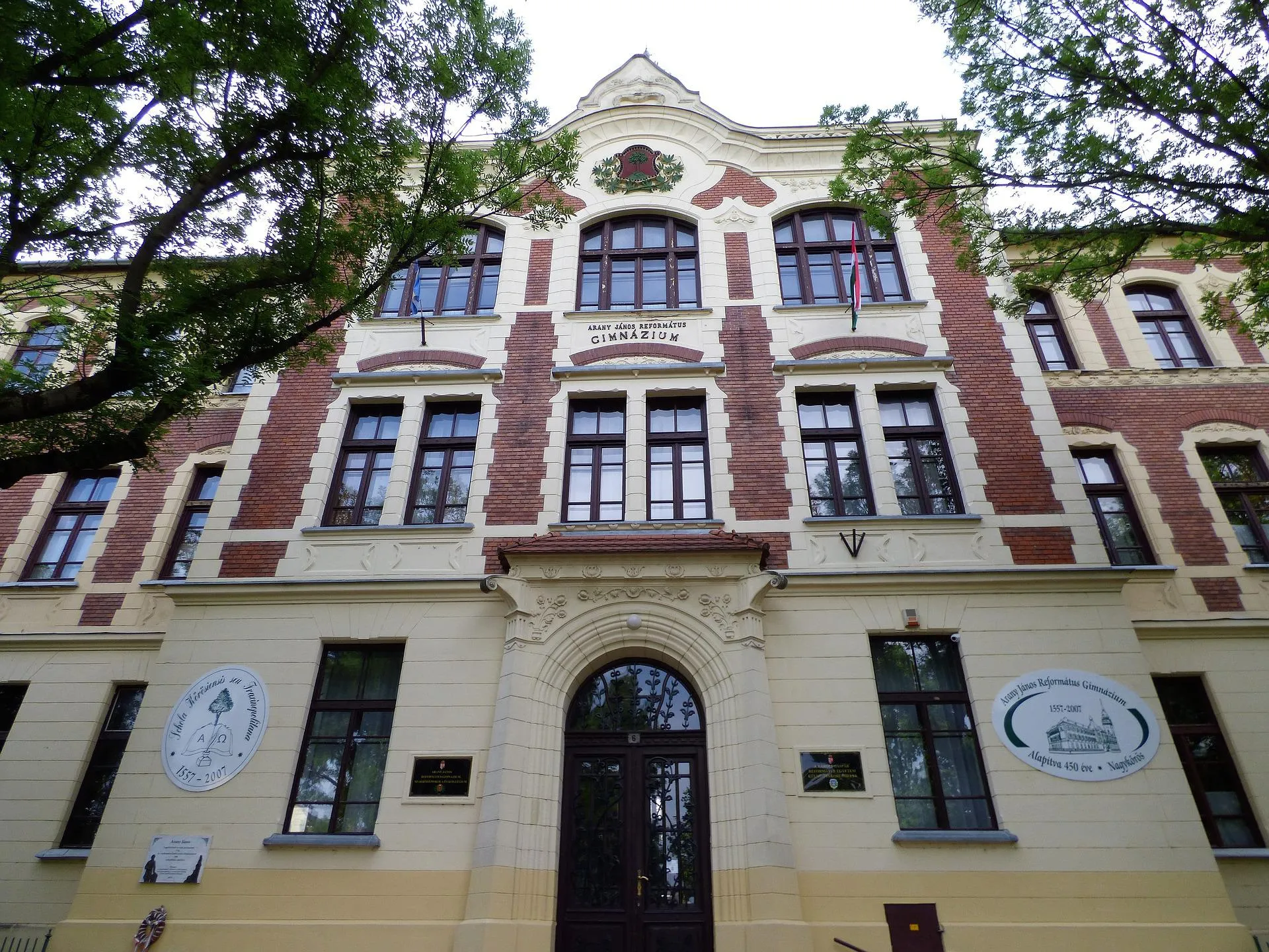 Türkçe, Budapeşte Yunus Emre Enstitüsünün (YEE) girişimleriyle Macaristan'daki 8 lisede