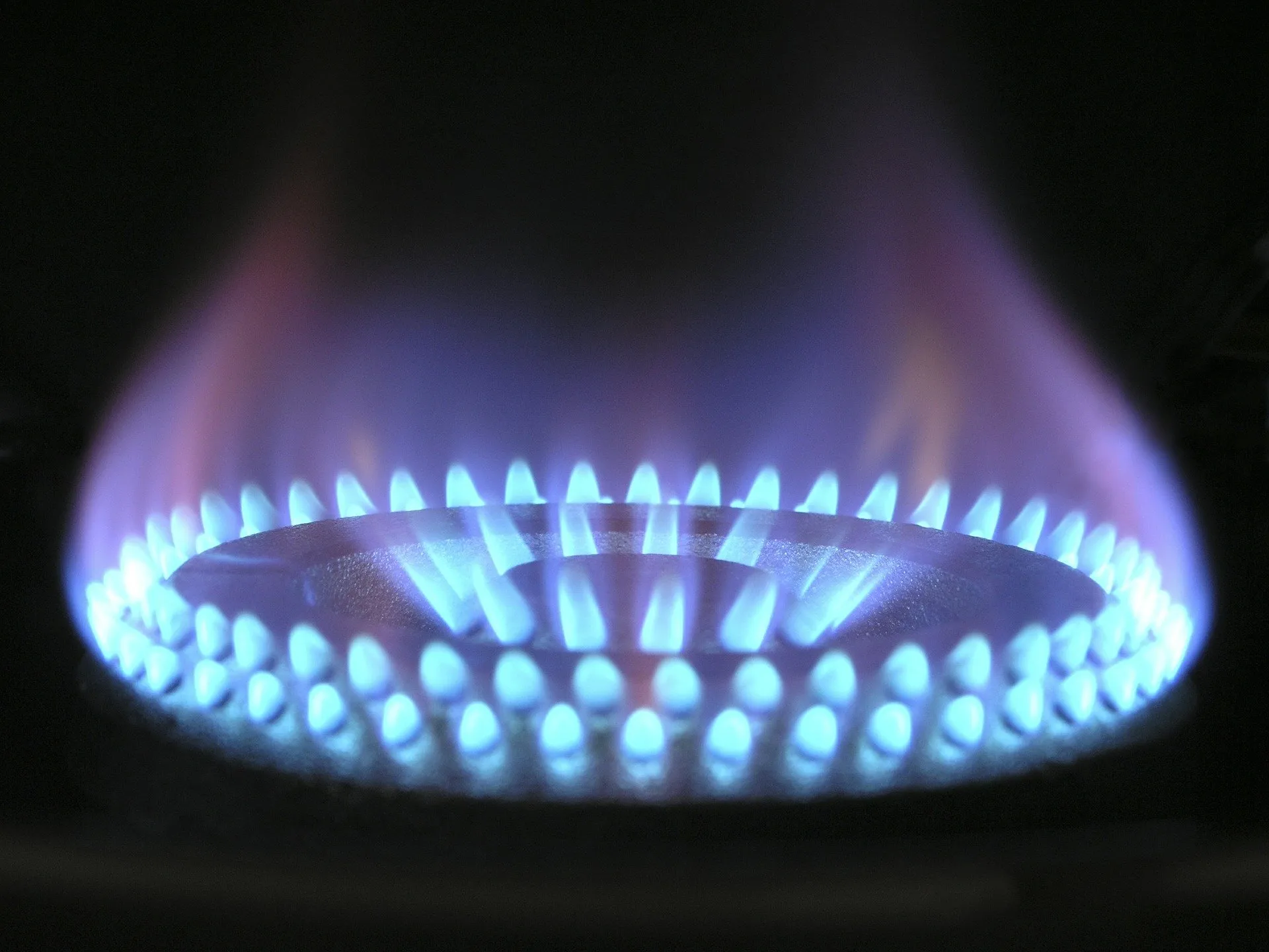 AB'nin Mart 2023’ün sonuna kadar gaz tüketimini, son 5 yıldaki