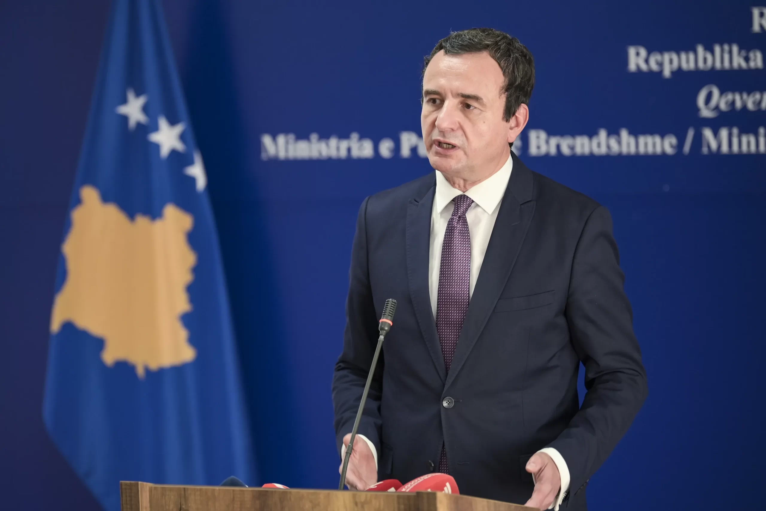 "Kosova Hükümeti, kuzeydeki barikatlar kaldırılıp oradaki yollarda tam hareket özgürlüğü