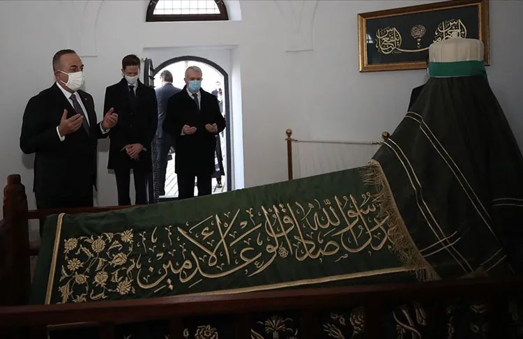 Resmi ziyaret kapsamında Macaristan'ın başkenti Budapeşte'ye gelen Dışişleri Bakanı Mevlüt