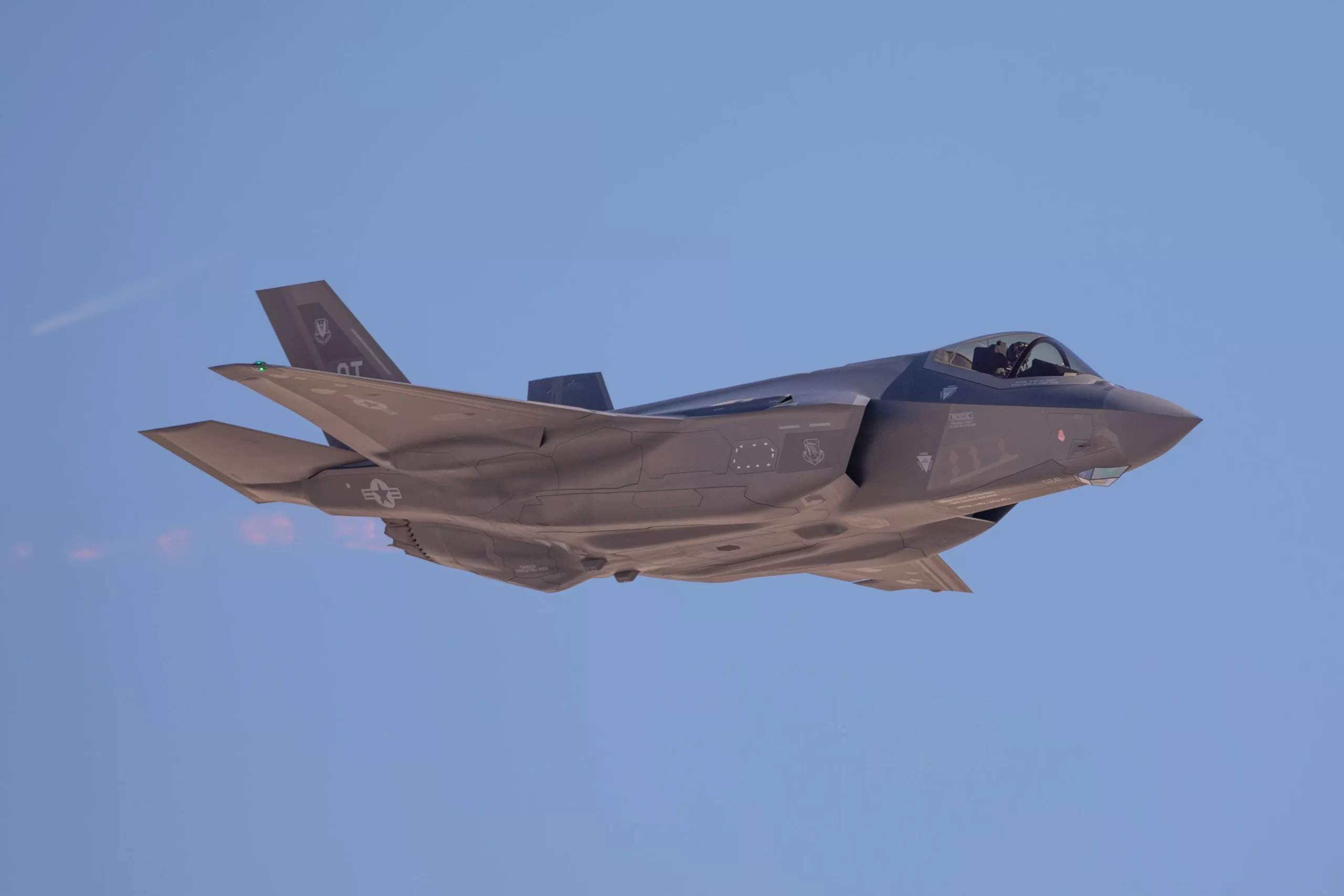  Yunanistan'da Meclis Silahlanma Komisyonu, 20 F-35 satın alınması ve Constellation