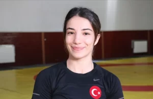 Macaristan'da düzenlenen Tokyo Olimpiyatları Avrupa Elemeleri'nde milli güreşçi Evin Demirhan,