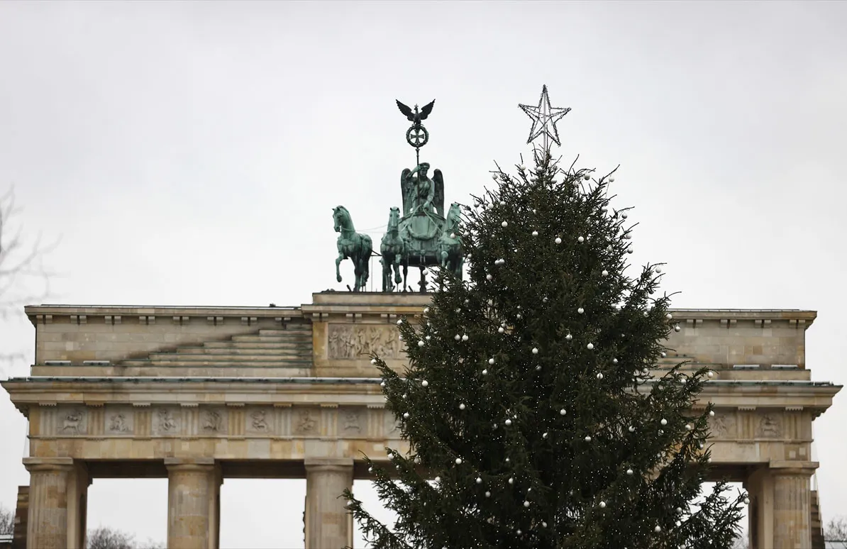 Almanya'nın başkenti Berlin'de Noel tatili yeni tip virüs gölgesinde başladı. Noel arefesi