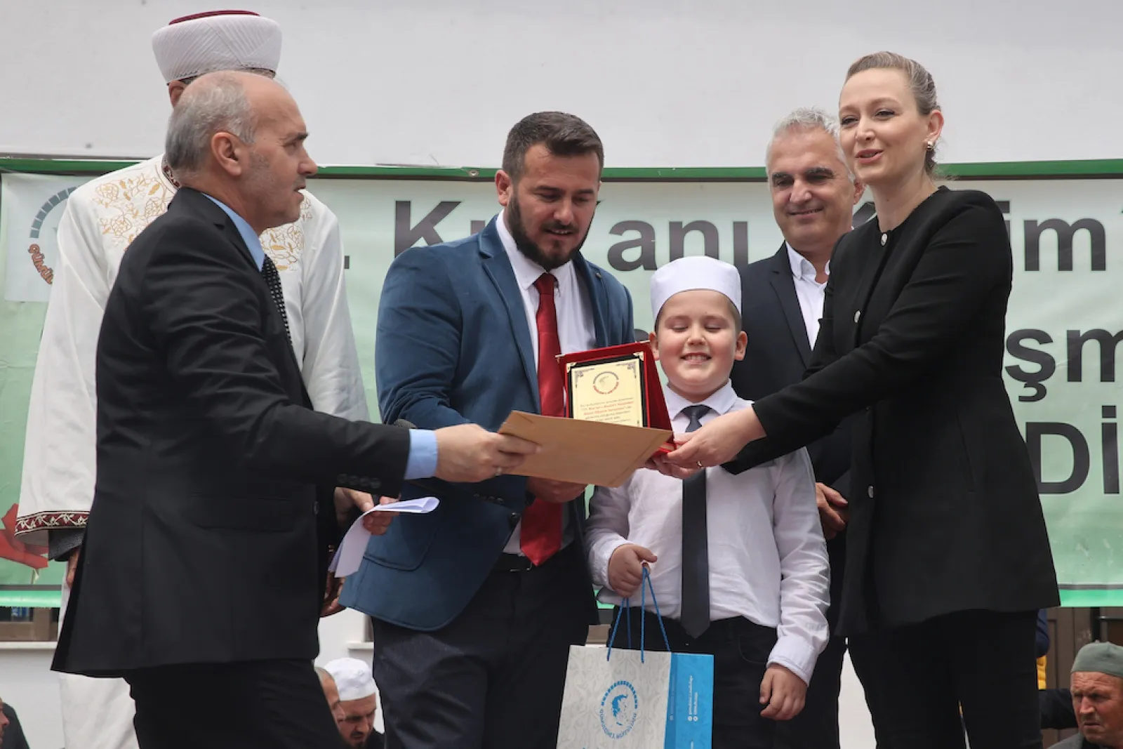 Gümülcine Seçilmiş Müftülüğü tarafından düzenlenen Kur’an-ı Kerim’i Güzel Okuma Yarışması’nın